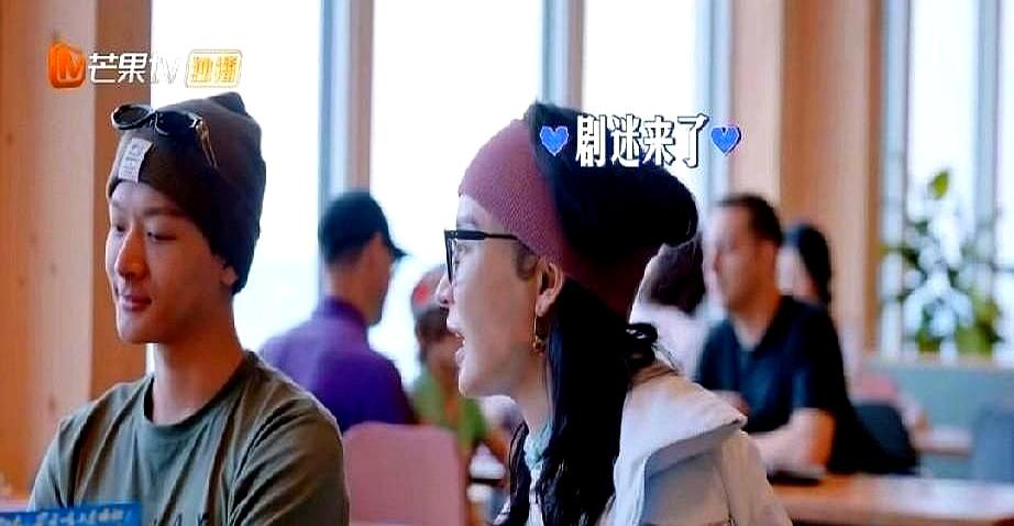 现在看综艺最怕啥？硬塞工业糖精啊！李沁张晚意那事儿居然还能带动行业反思？
之前