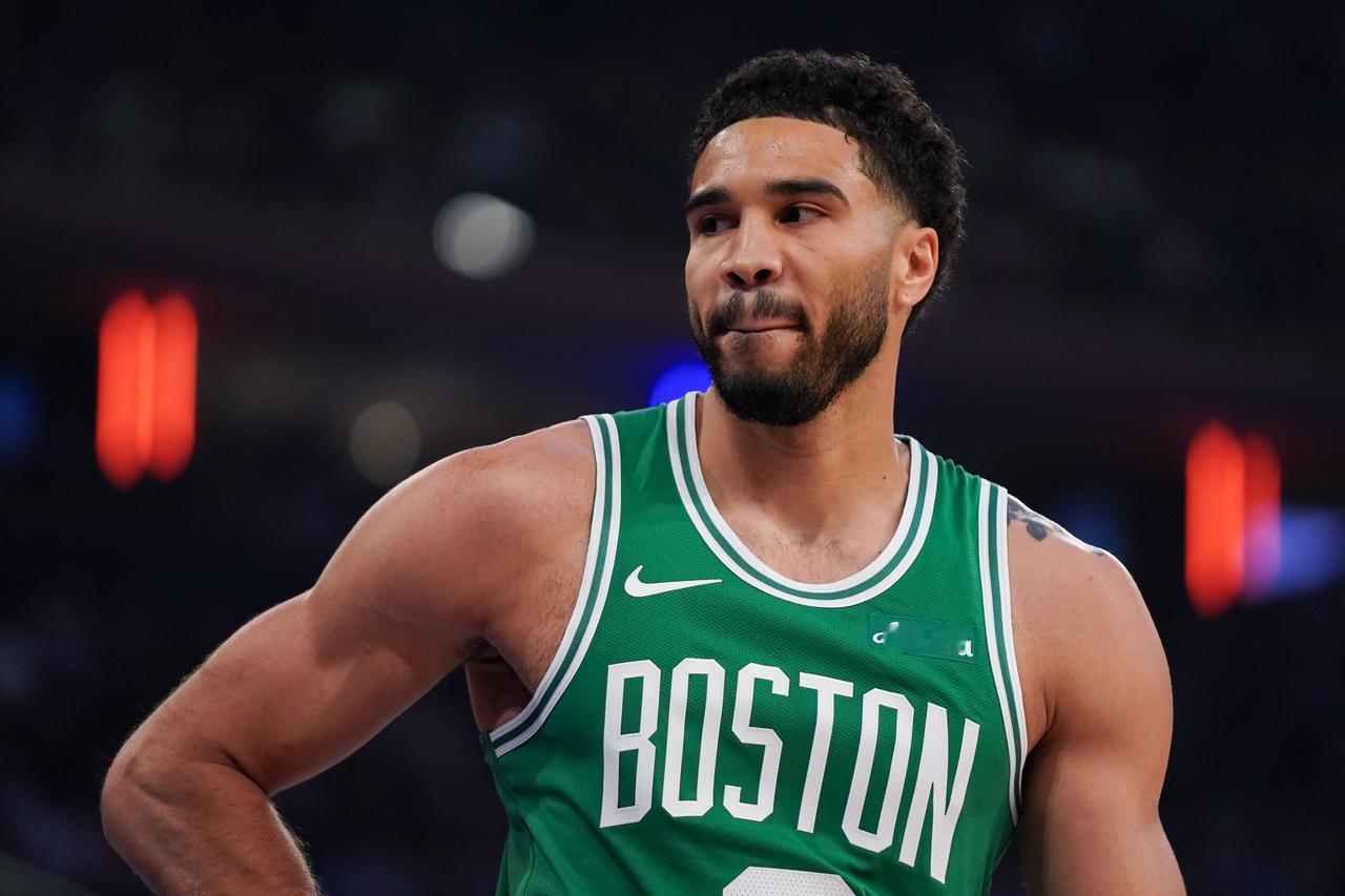今日与76人抢7大战降级为出战成疑

今天上午7点半，NBA东部季后赛首轮抢七大