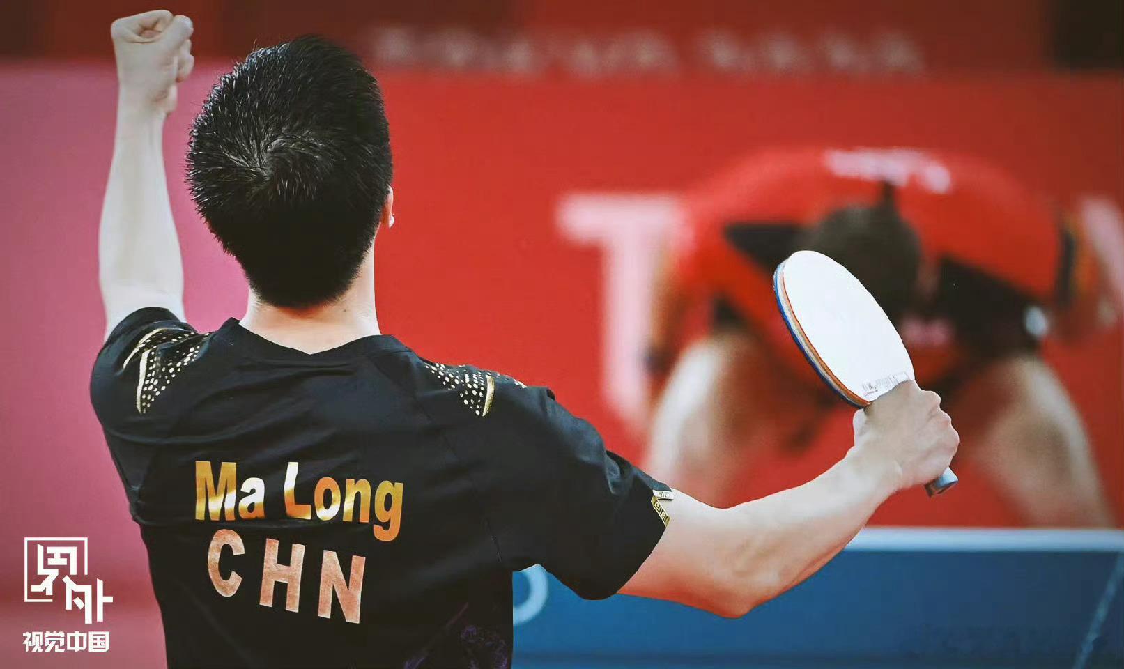 鞍山小马马龙获国家级教练资格 马龙好棒～