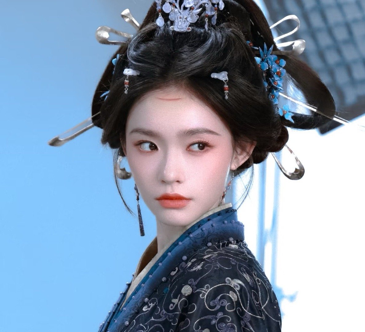 林允 速效救心丸林允那边已经回应了身体没有大碍，女演员辛苦劳累身体偶尔不适很正常