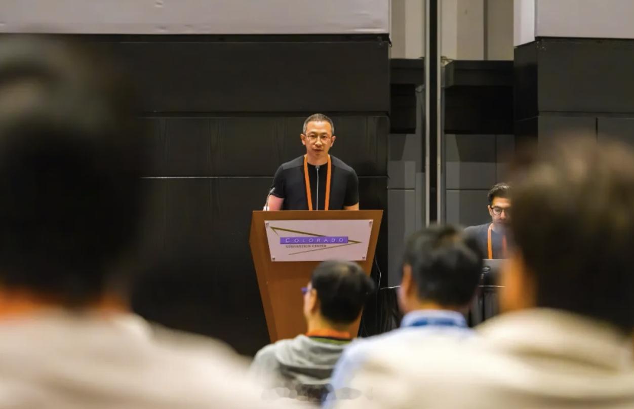 在 CVPR 2026 大会上，小鹏汽车首次披露物理 AI 技术图谱，标志其在具