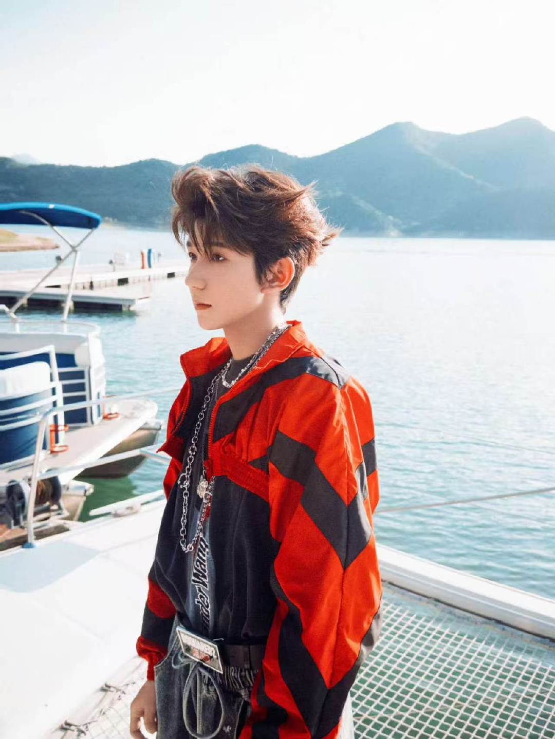 王源三月的最后一天plog王源新专花絮图 王源三月最后一天营业啦！ 王源