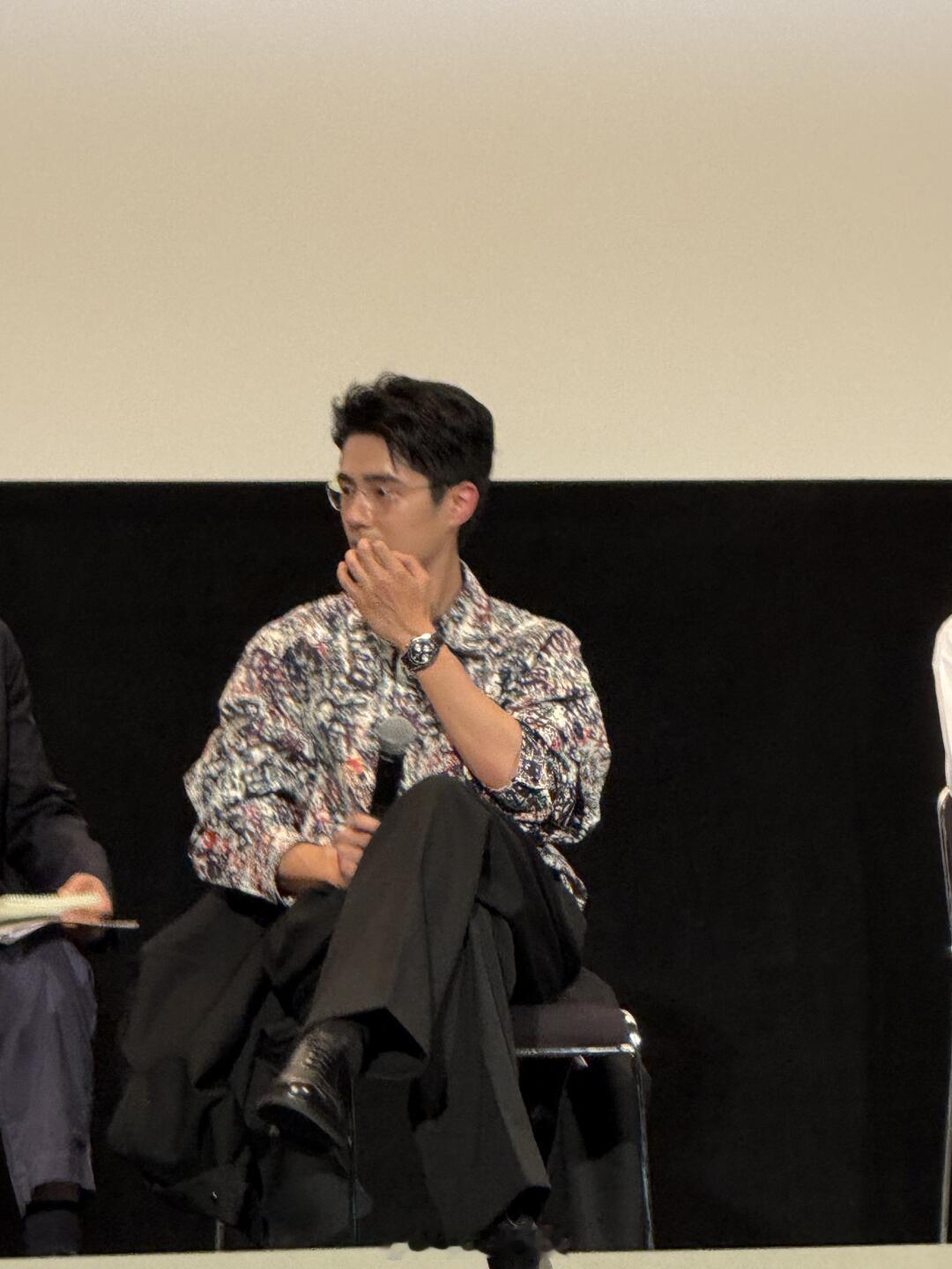 #刘昊然新片东京首映会状态# 青春男大的门面 ​​​