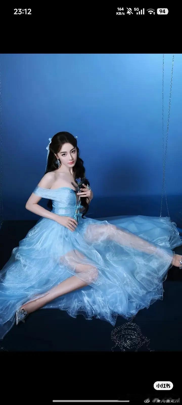 迪丽热巴这套图没人觉得很男凝吗？ 