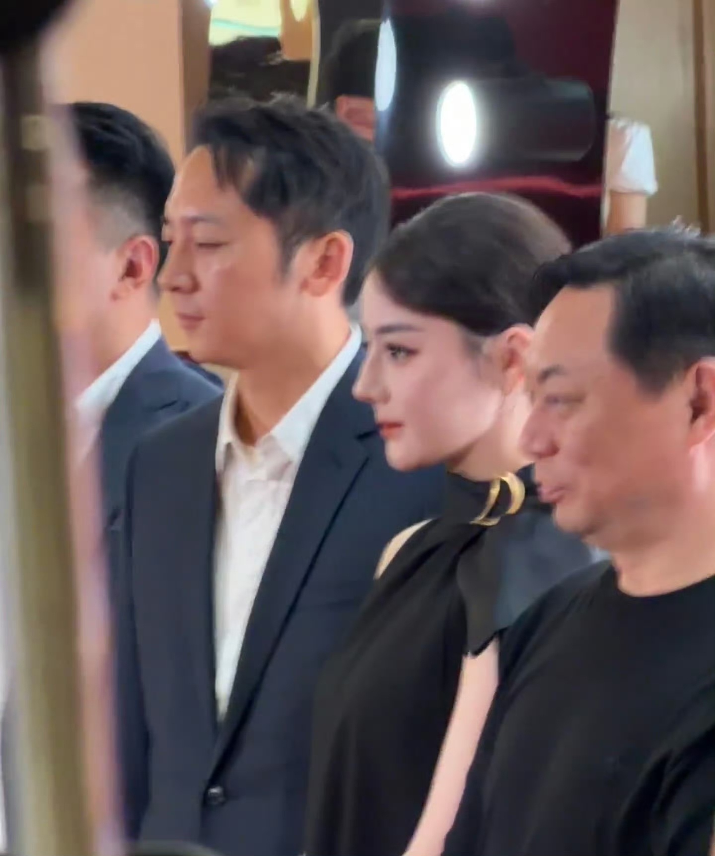 迪丽热巴线下状态如何