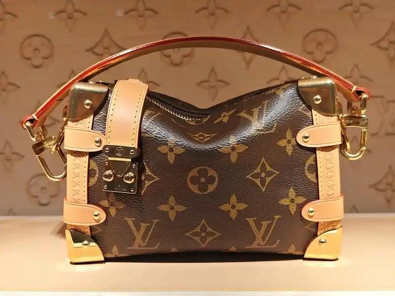 LV 把国家知识产权局推上被告席！

前阵子 LV 起诉茉莉奶白的事闹得满城风雨