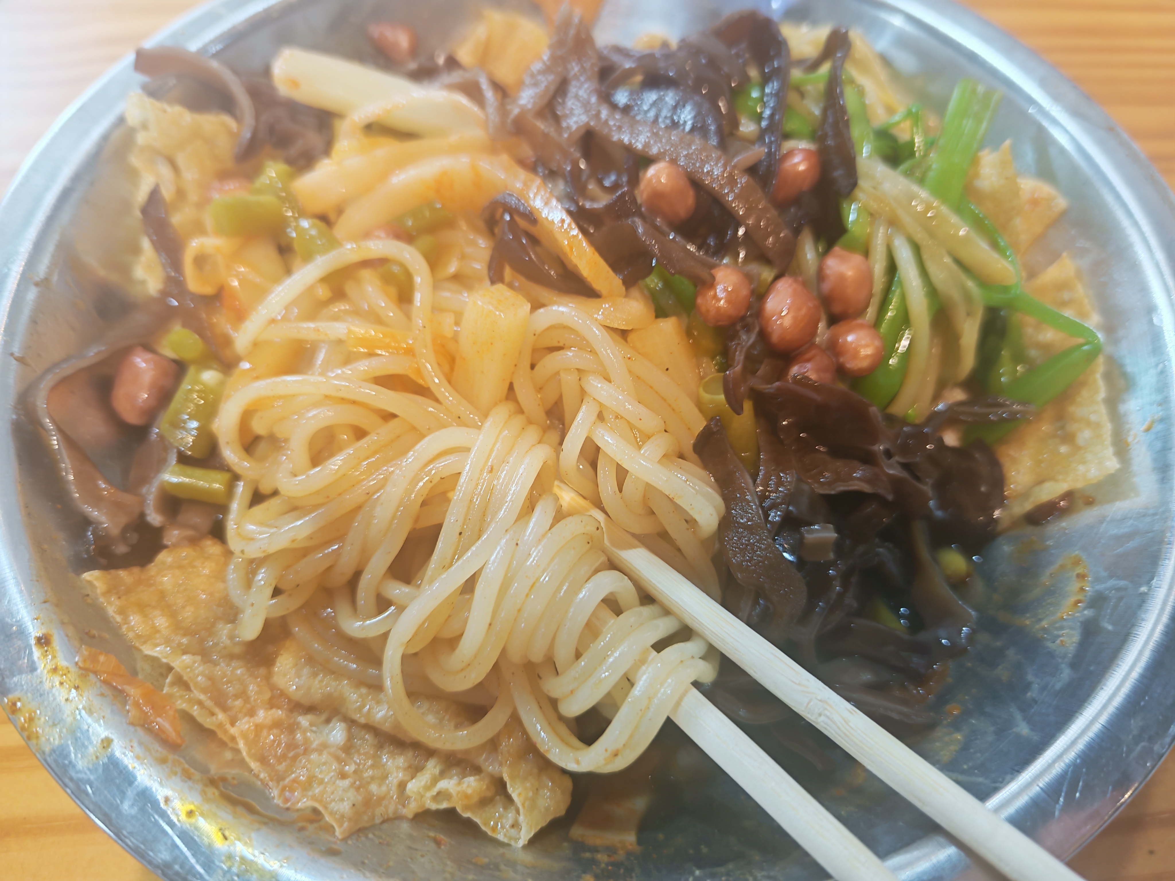 先吃碗螺蛳粉压压惊 