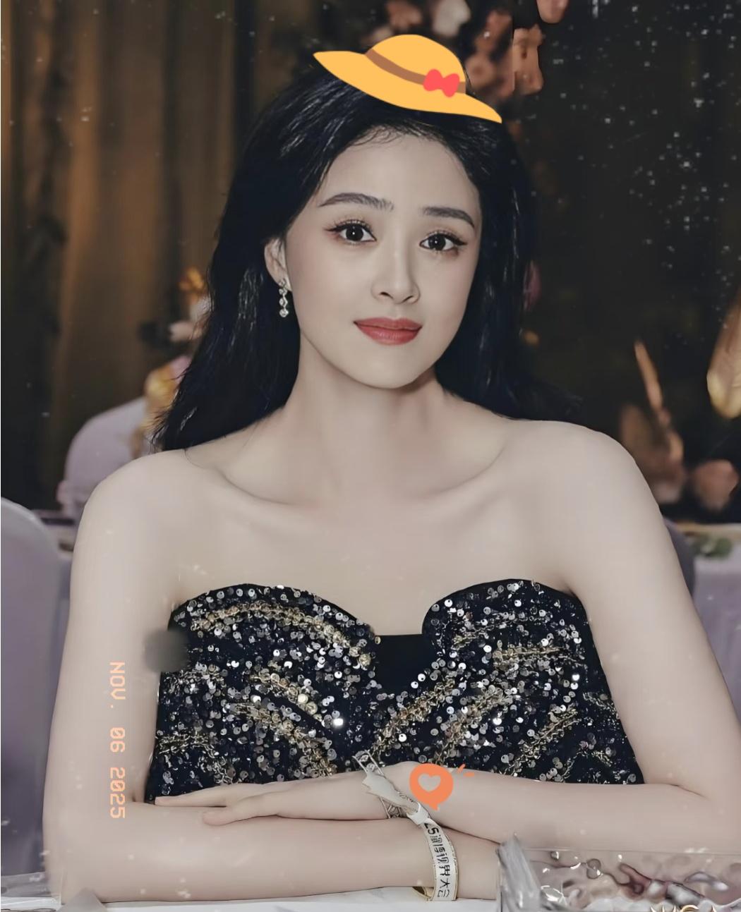 你发现没

蒋欣这几日因为感情问题上了热搜，42岁的她，深夜喝了二两酒，情绪崩溃