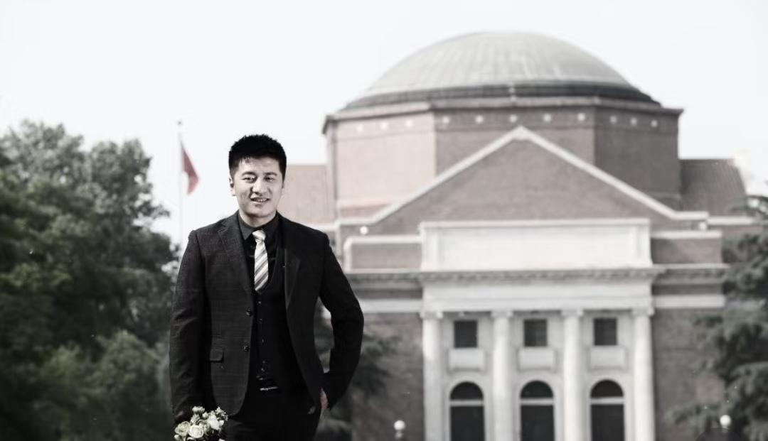 别太累了[蜡烛]
张老师一路走好，你也确实帮助过很多像我一样的普通人去那边别太累