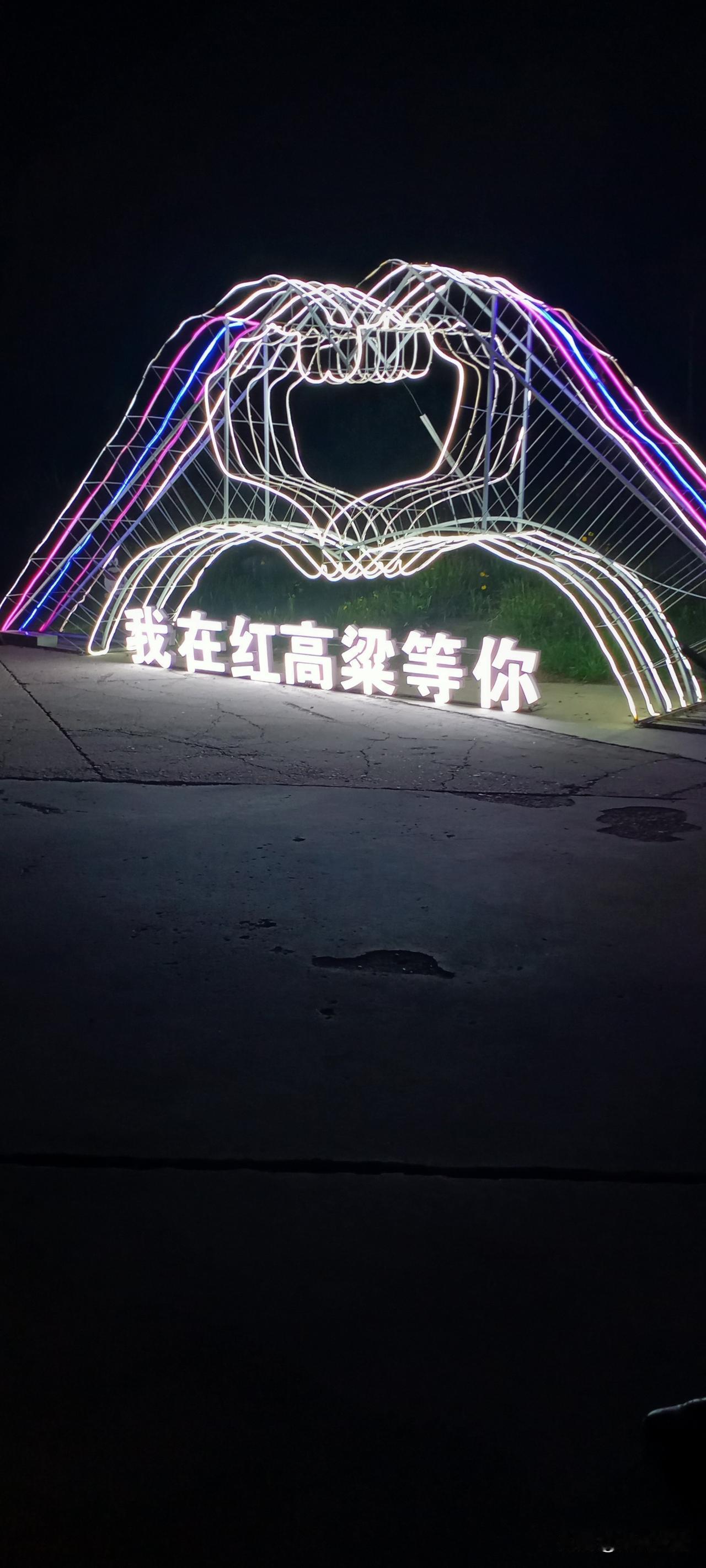 一个曾经很爱你的人，为什么会突然不联系你了？
 
那个曾经满心满眼都是你的人，慢
