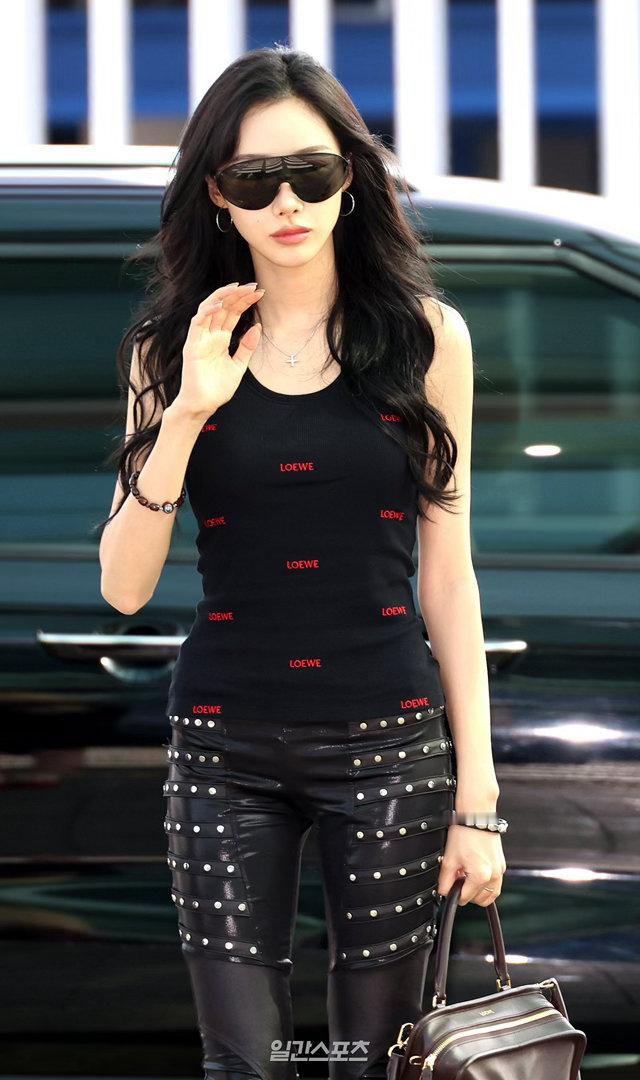 aespa Giselle出国机场饭拍，冷艳霸气女王风👸🏻 