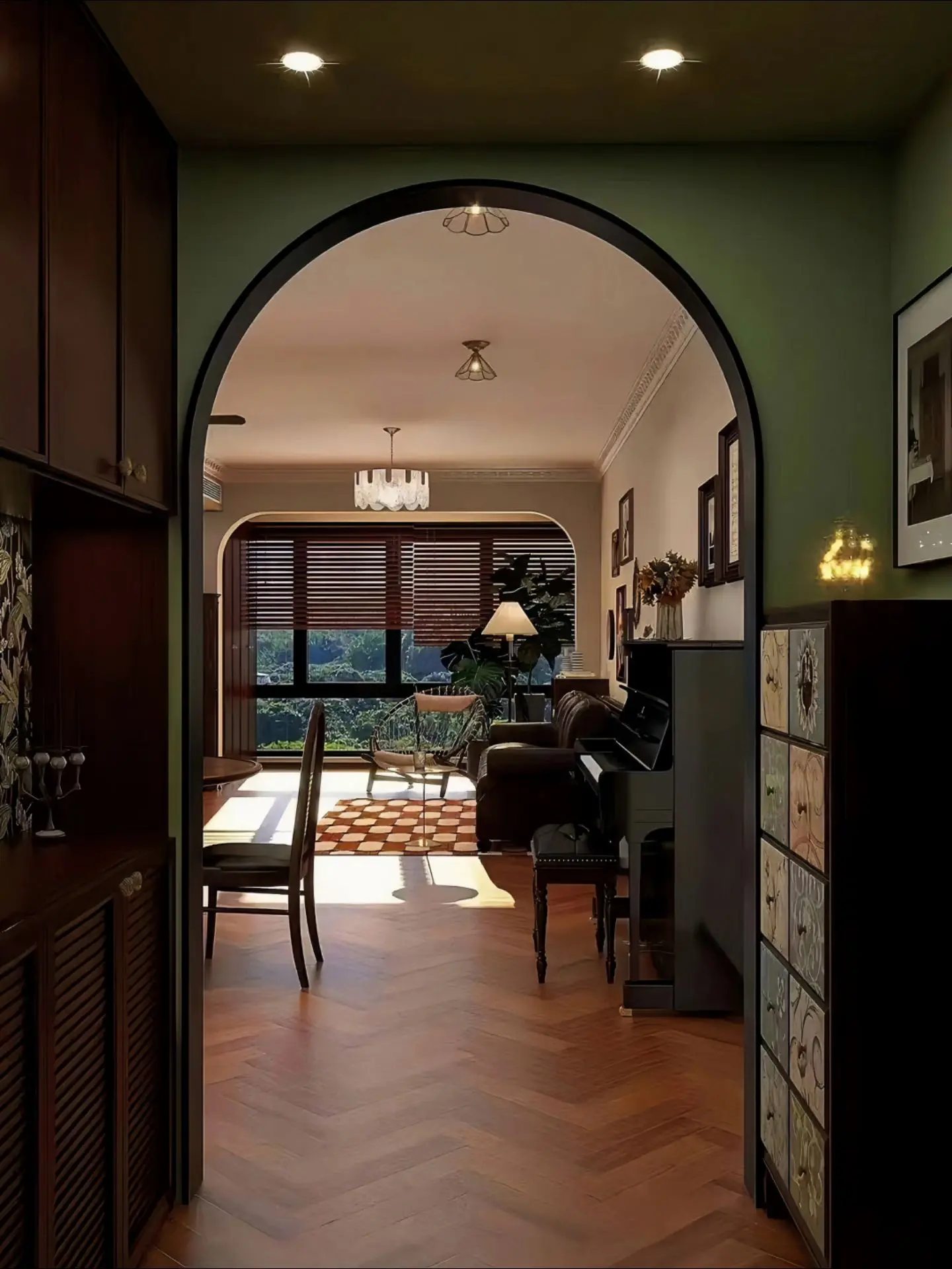 南洋复古风。旧时光里的慵懒居所，让家更有味道，电影里的场景，安静又美好...