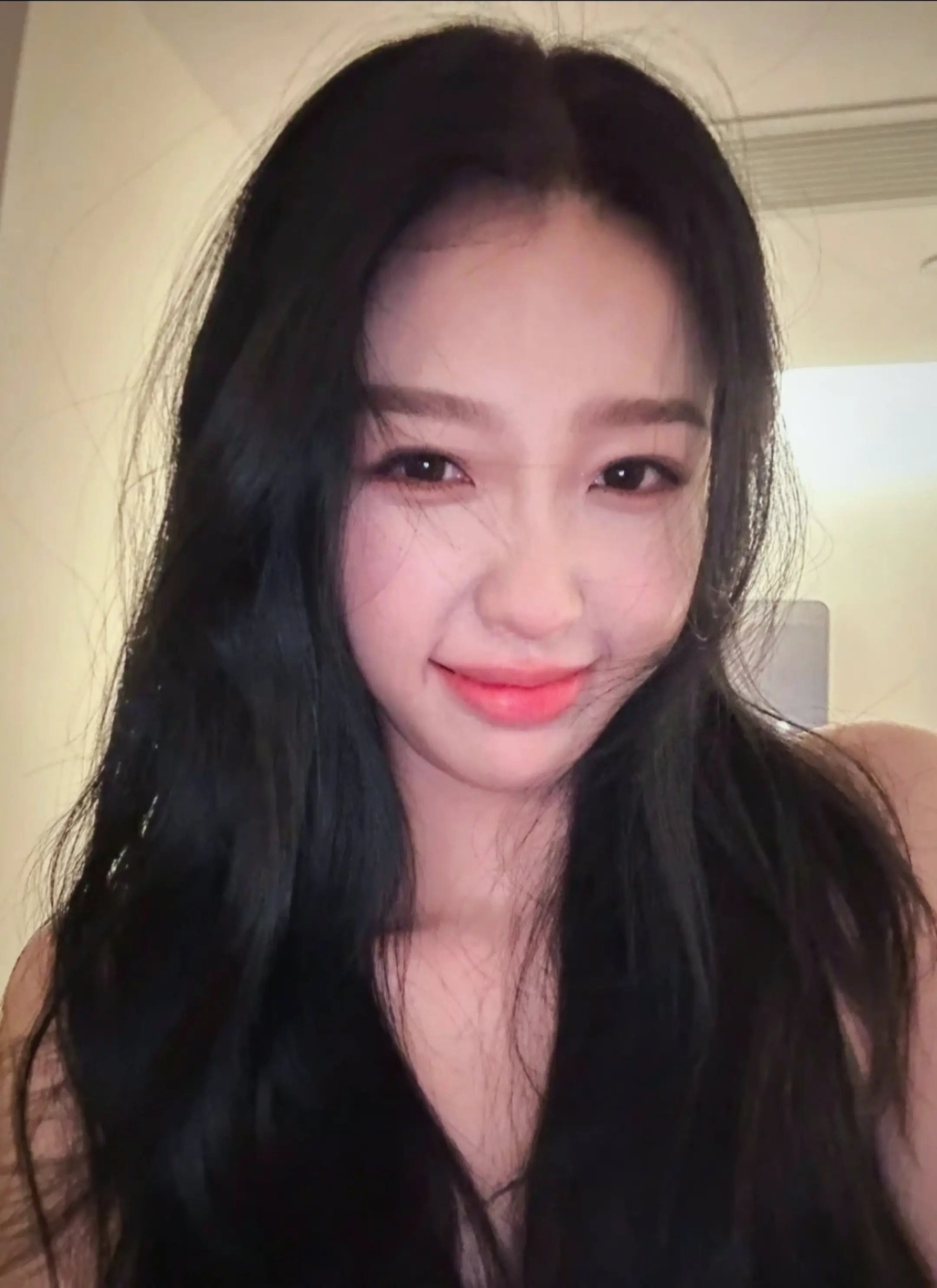 朋友劝我可别傻 但她笑真的好甜。