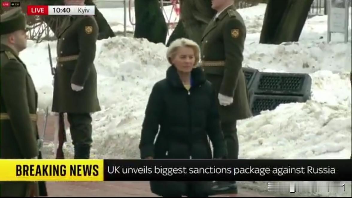 今天，世界各国领导人齐聚基辅独立广场。俄罗斯曾以为到2022年3月，这个广场将完