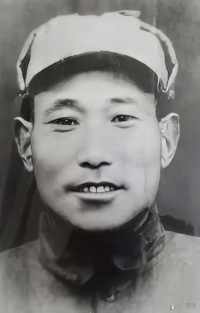 鲁晓云，开国少将鲁瑞林之女，红色革命后代。长期致力于传承父辈革命精神，多次赴山西