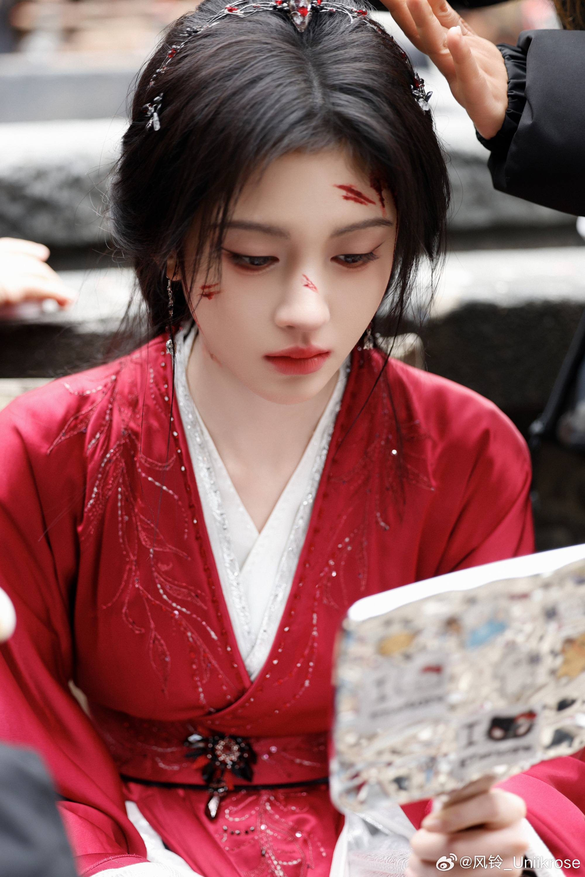 鞠婧祎  jjy鞠婧祎月鳞绮纪 jjy鞠婧祎露芜衣 “她是时间裂隙里不肯熄灭的火