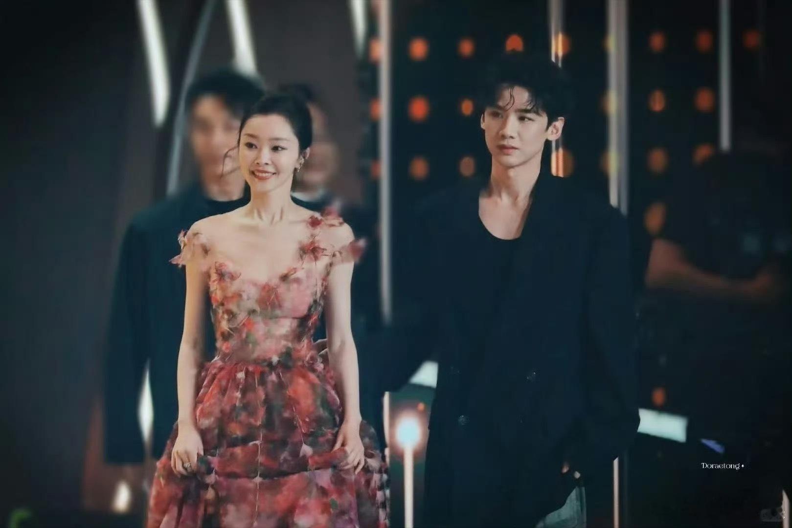 魏大勋秦岚从未正式回应今天是什么分手日吗虽然一个白敬亭宋轶，一个魏大勋秦岚还都是