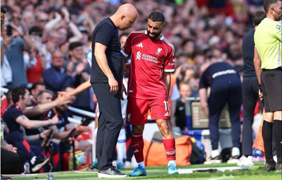 记者乔伊斯透露来自埃及的报道显示，萨拉赫可能缺席一个月，这让他在与时间的赛跑中争