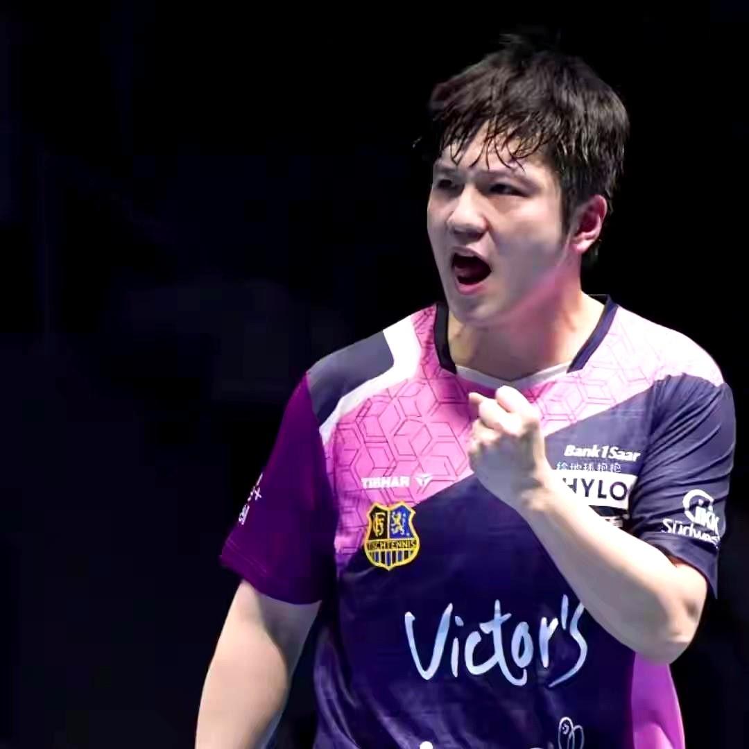 一想到四年后，如果东哥不在，球台对面站着的，就是全世界了。
看他现在每一次得分后