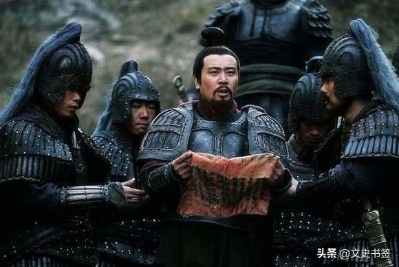 三国群雄并起，你以为都是白手起家吗？说起东汉末年争夺天下的三位核心人物，曹操、孙