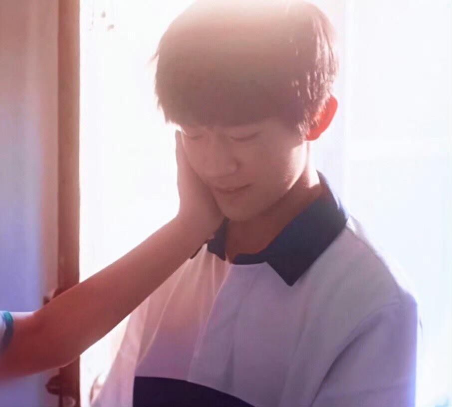 我们中出了一个四字男孩 