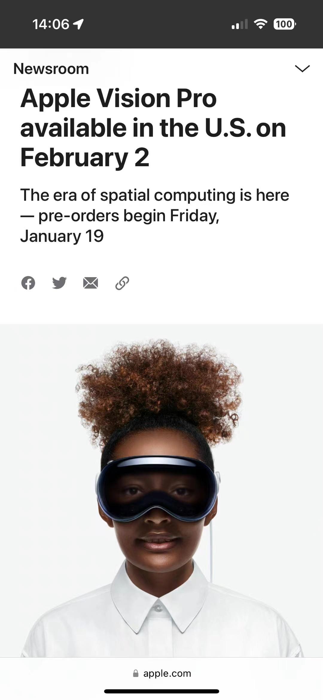 Apple Vision Pro 将于2月2日正式发售。 

听说老曹要买，[吐