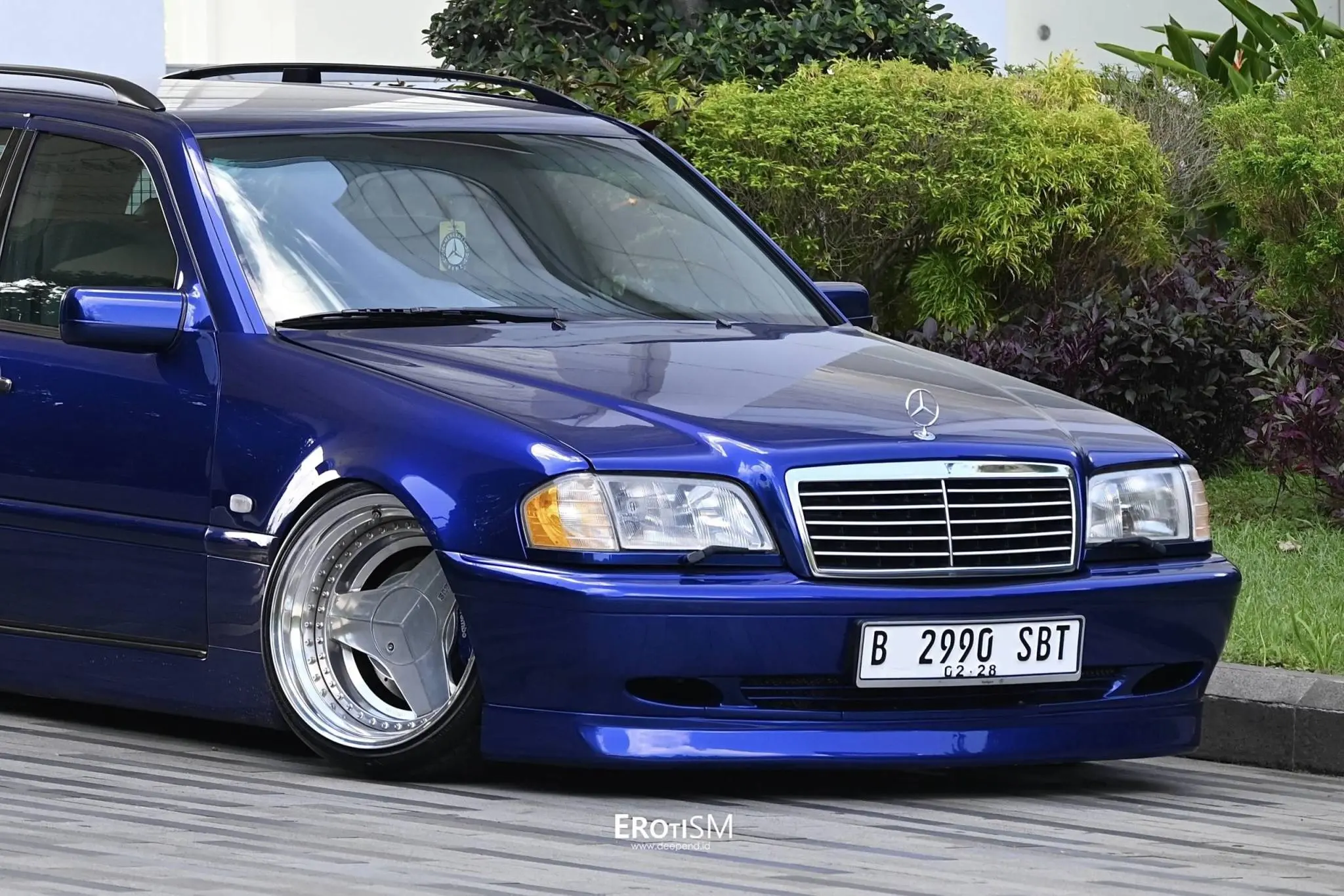 benz wagon。Mercedes-Benz C 230 1999