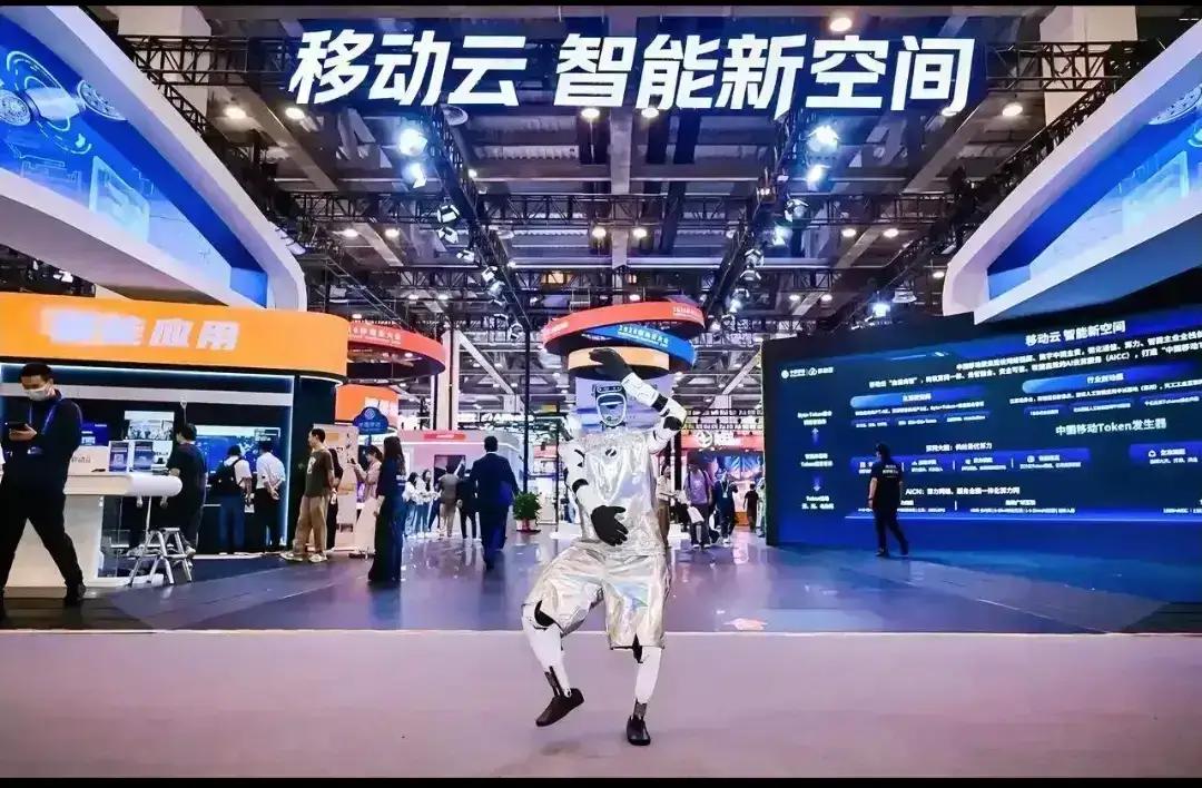 2026年高考十大热门专业：
1、人工智能AI
2、电气工程及其自动化
3、新能