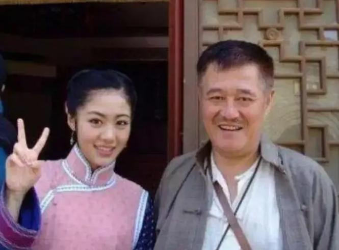 2015年，“王小蒙”的扮演者毕畅不顾师父赵本山的反对，坚持要嫁给亿万富豪，当时