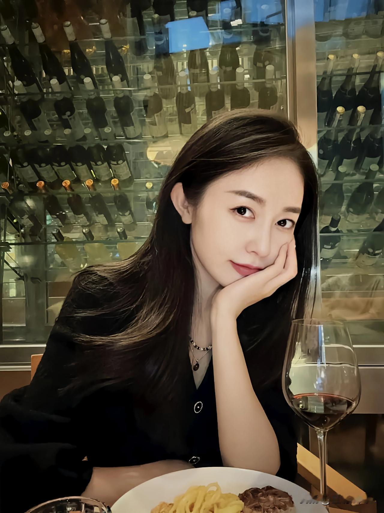 活的开心点，不吃别人家饭，不靠别人活，就别太把别人的话放心上。

——默离 ​#