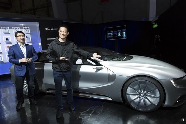 Faraday Future（简称FF）宣布成功向资深个人投资者何俊交付了新车，