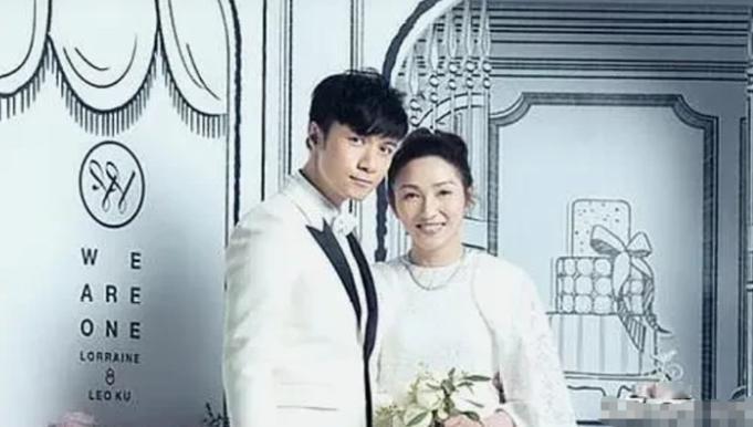 2019年，古巨基含泪向51岁女助理表白。陪伴二十年，女助理终于转正。婚后立刻努