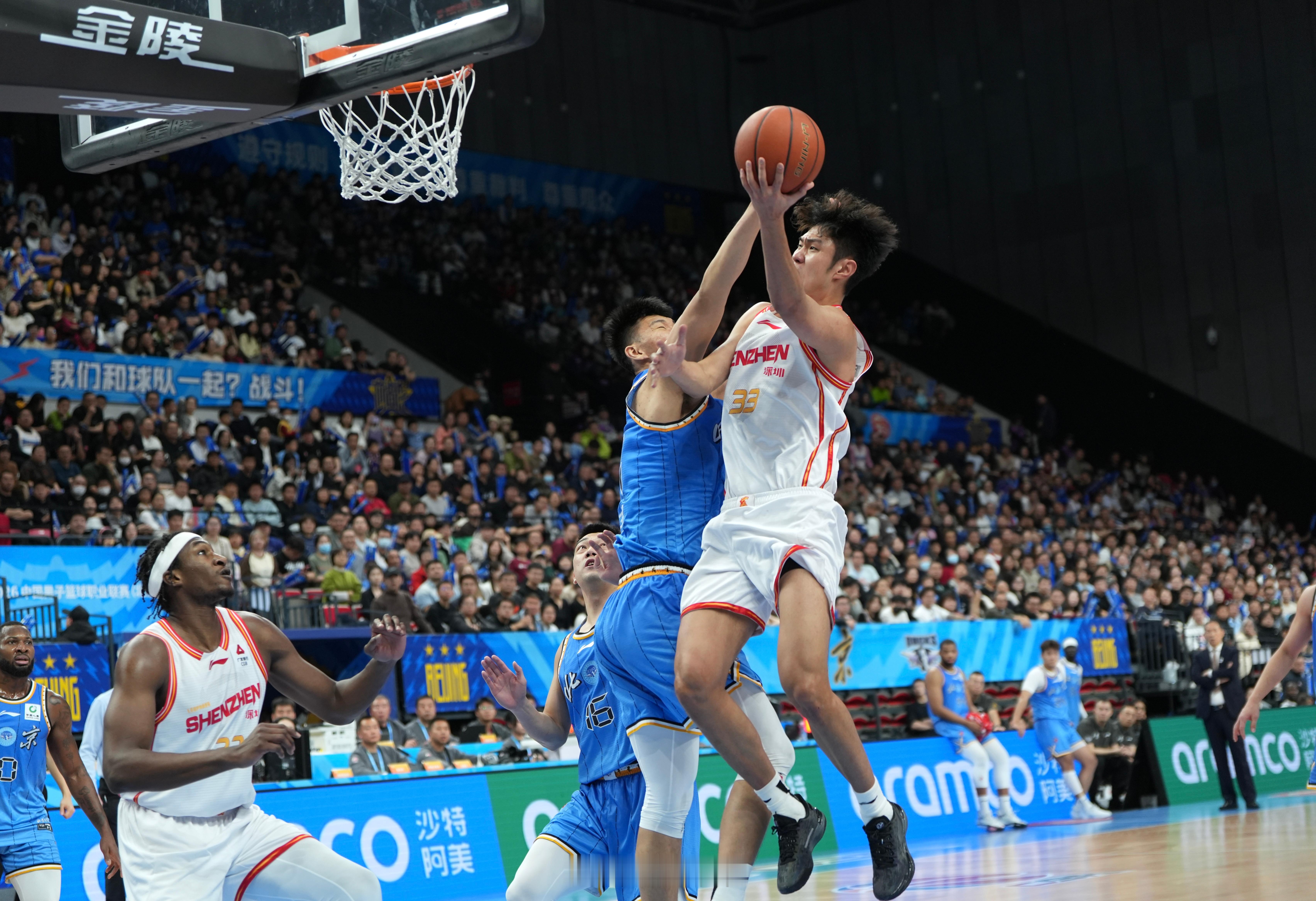 北京男篮vs深圳男篮 王浩然现在真可以啊 北京·首钢冰球馆