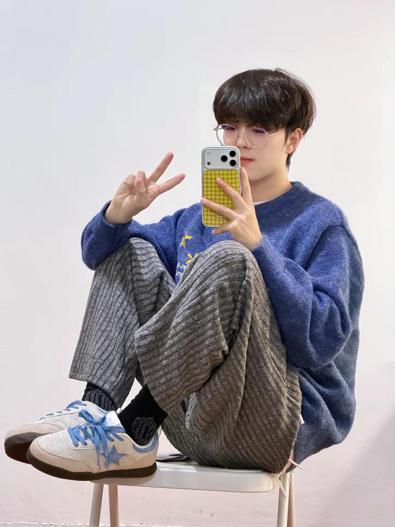 韩系少年感这不就来了。少年盐系感穿搭 韩系少年 少年感穿搭 爱豆对镜拍