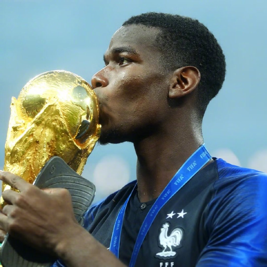 ⚽️ 为曼联效力期间赢得世界杯的最后两名球员：🇫🇷 保罗·博格巴🇦🇷 利