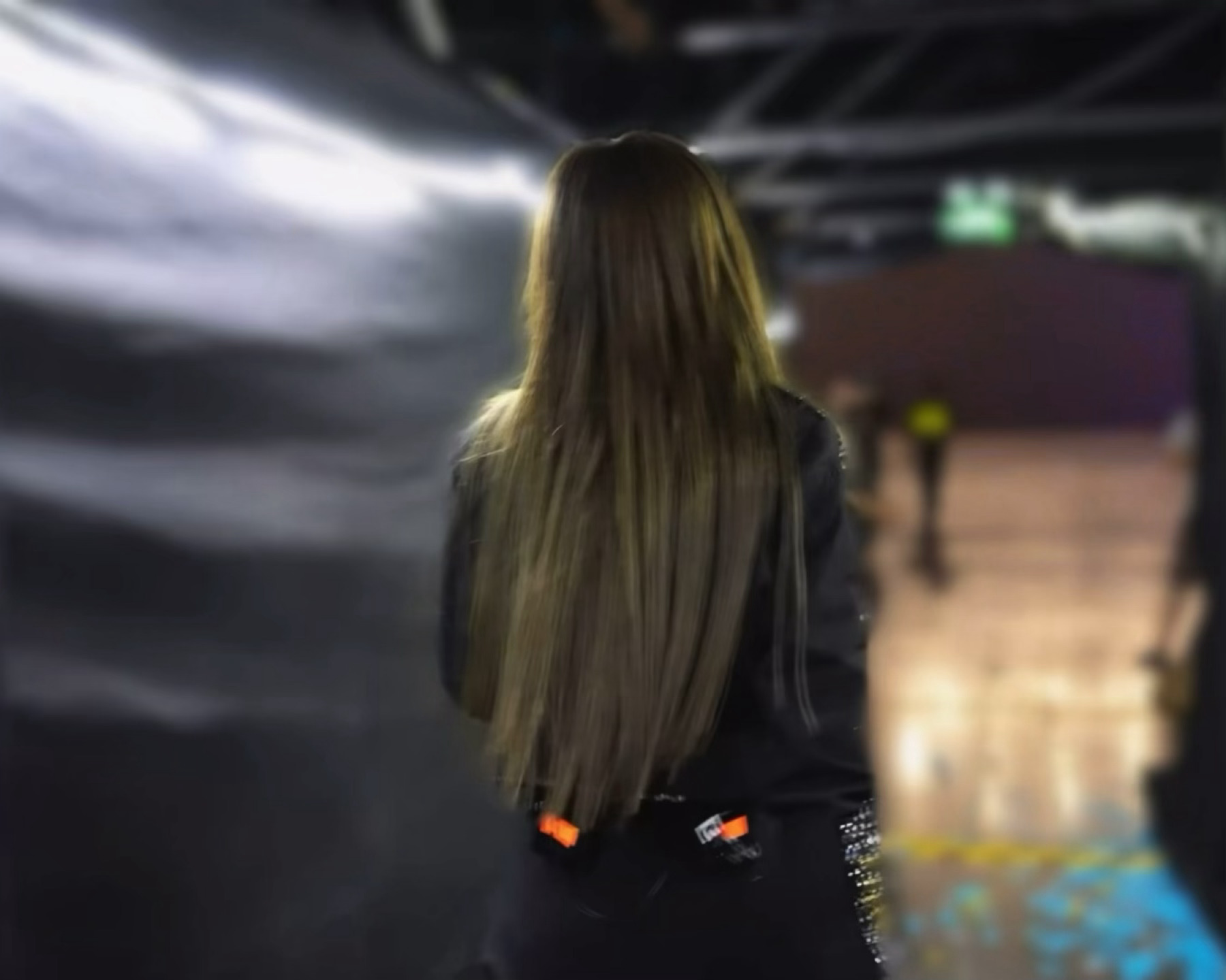 原来郑州演唱会间隙的时候还低血糖了[苦涩]靠着抢妆的时间迅速调整状态袁一琦unk