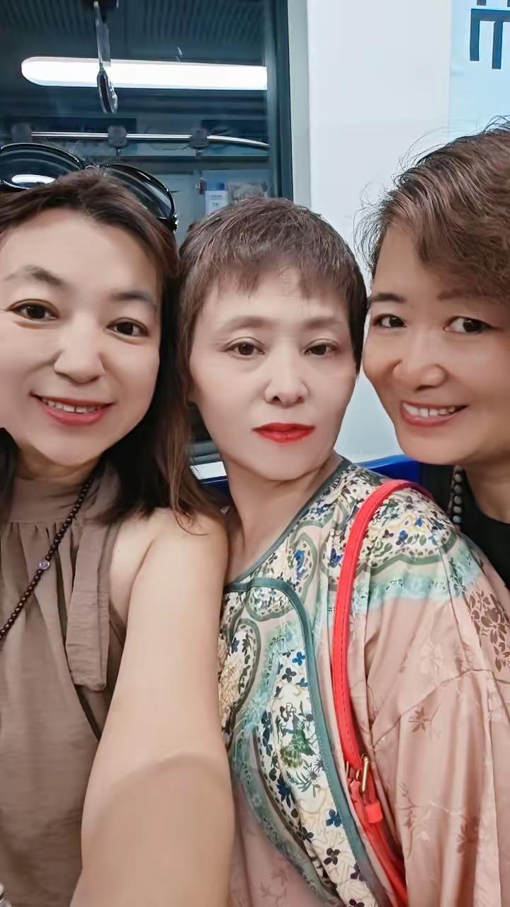 一起美美哒 姐妹出行哪里都是最美的风景