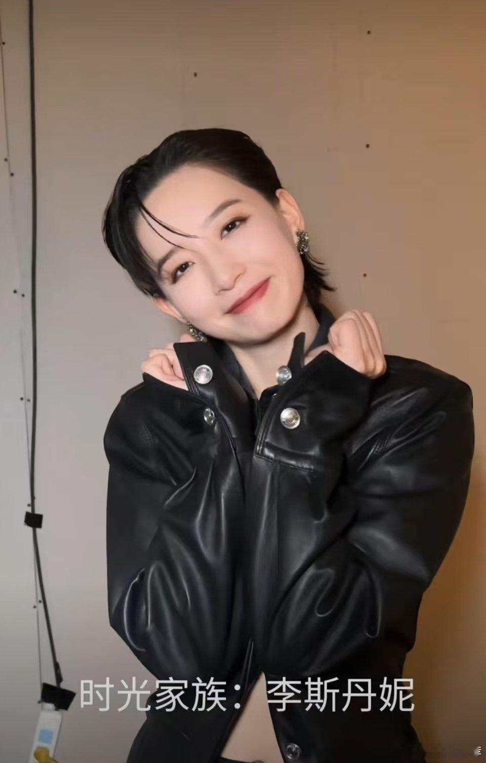 #时光音乐会cos表情包转场# #时光音乐会#时光家族成员都好有个性啊，cos表