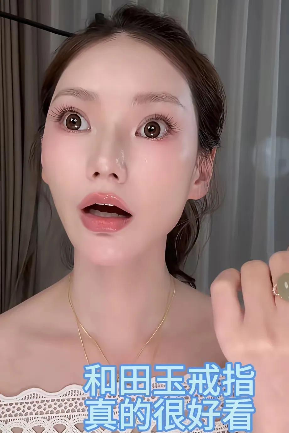 马筱梅太看中金钱了，一点没有“豪门”阔太的样子，赚钱已经赚到疯狂了。

她的带货
