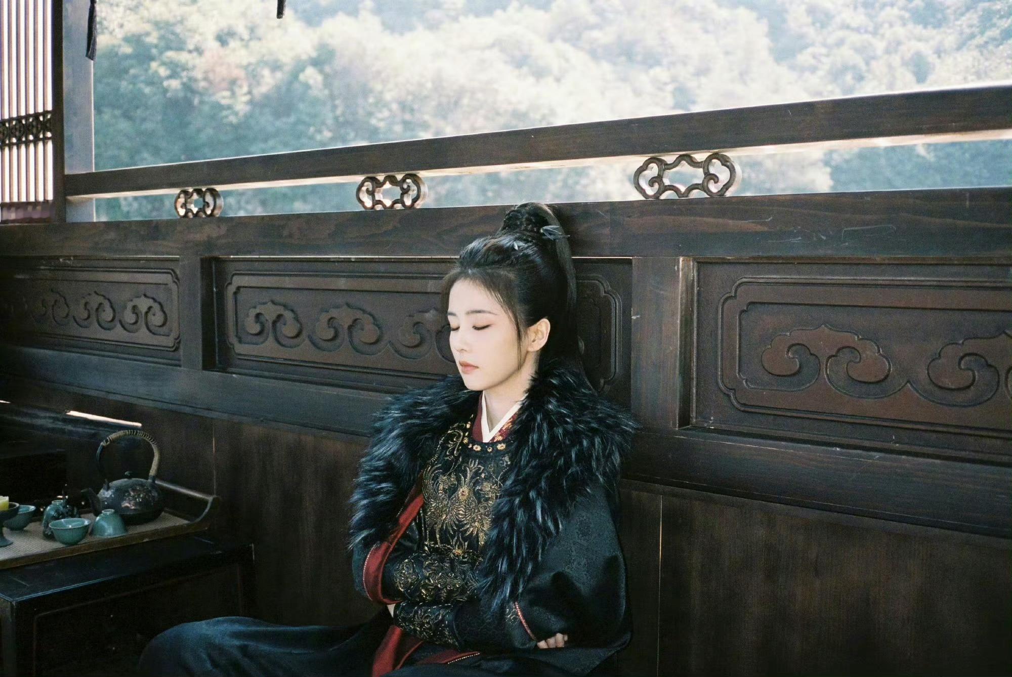 唐宫奇案之青雾风鸣 我的评分：白鹿随手送来第一个18宫格镜头下的每一帧都是心动！