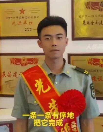 2025年，“00后”小伙王謇睿刚刚结束2年部队生活，风尘仆仆抵达深圳的家，没想