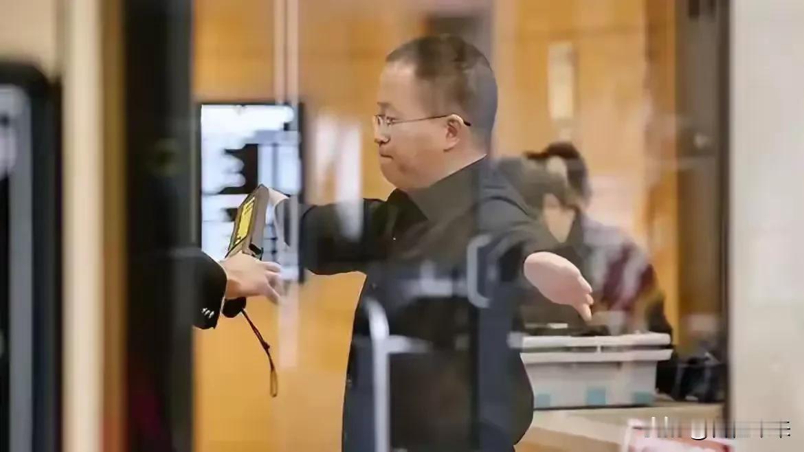 君子报仇，九年不晚！中国芯片专家张浩被美国以莫须有的"经济间谍罪"无理囚禁9年，