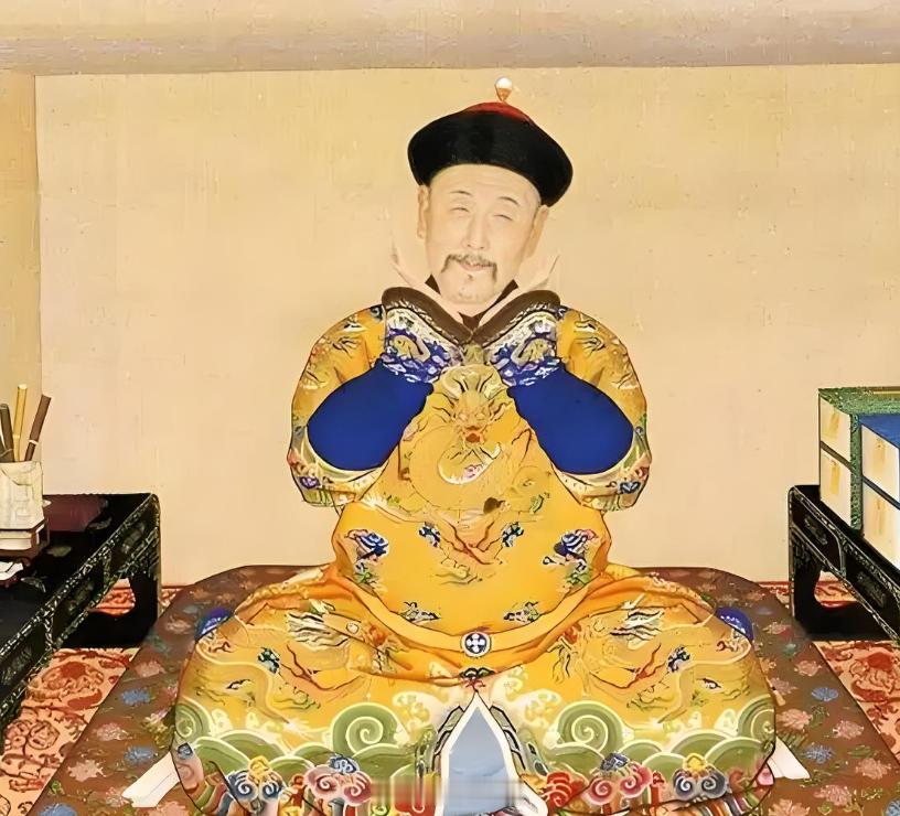 乾隆皇帝一天的作息04:00 起床洗漱05:00-07:00 上早朝8:00 早