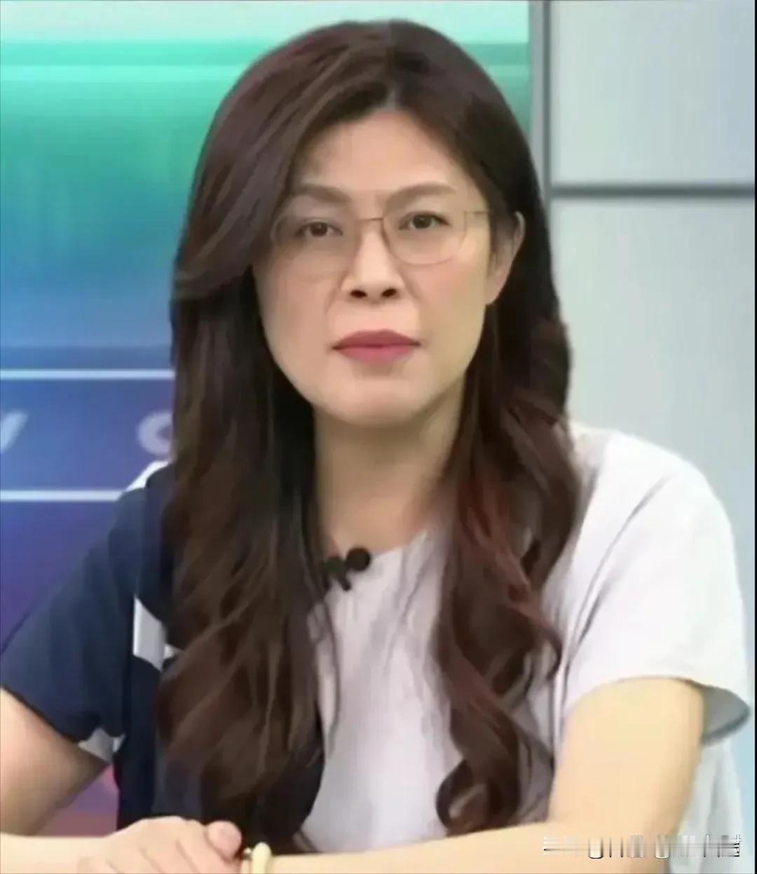 郑丽文参选国民党主席“炸锅”！被称“第二个洪秀柱”，两岸统一真的要来了？
 
2