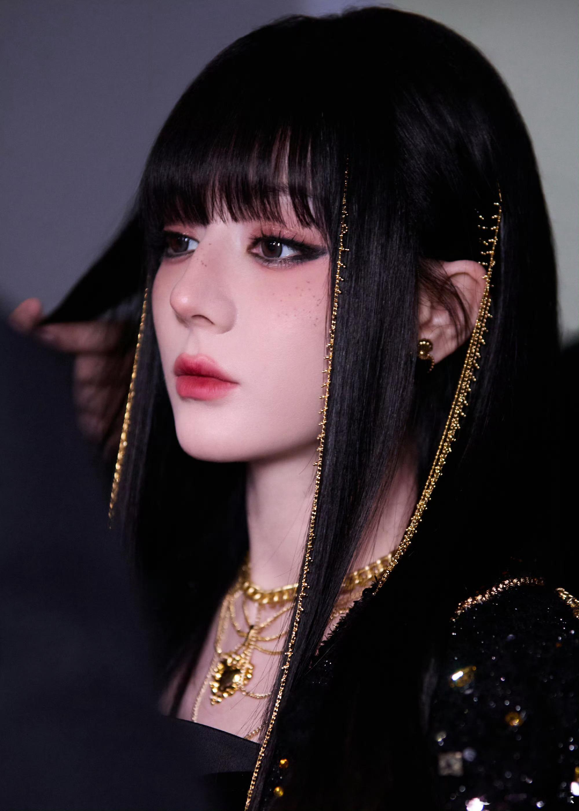 迪丽热巴不去开始推理吧4 迪丽热巴不去开始推理吧4，好可惜啊，好多造型都挺出圈的