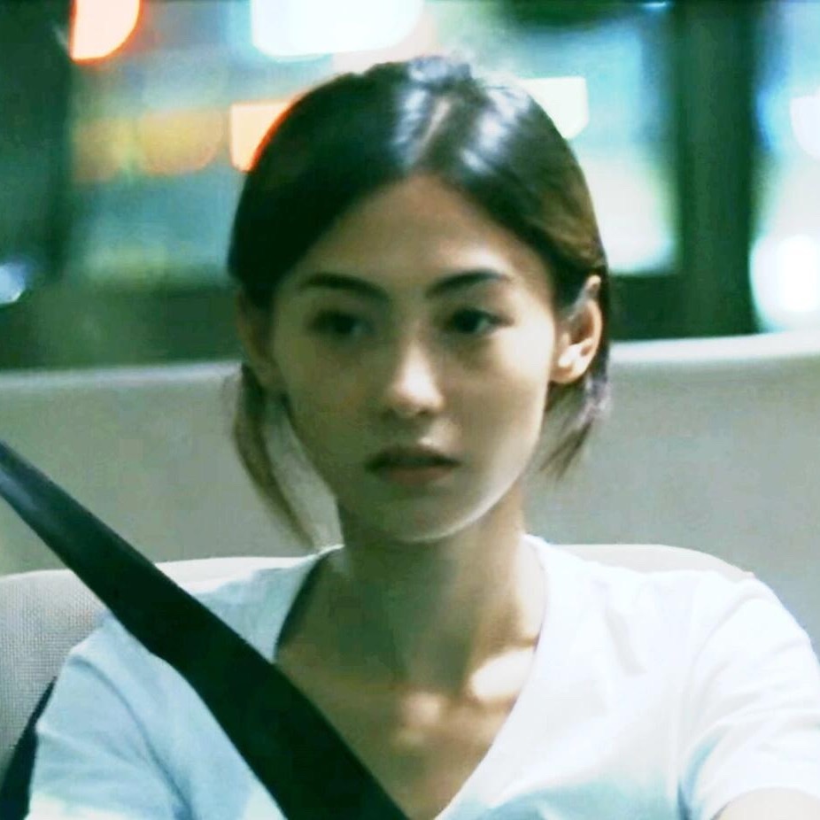 张柏芝出庭 神图你们懂小时候第一次在电视机前看见张柏芝的脸有多震撼吗（图都是电影