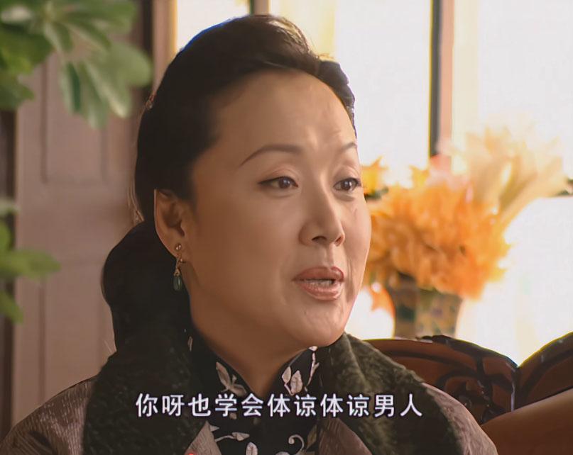 吴佩芳够惨的，跟婆婆抱怨丈夫夜不归宿，婆婆竟然说吴佩芳不够温柔，不懂得体谅丈夫，