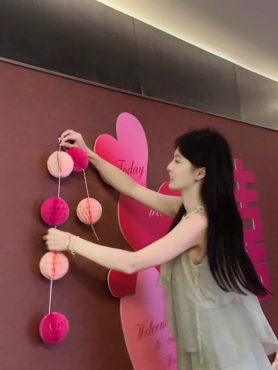 第一次当伴娘 有点紧张˶˃ ᵕ ˂˶