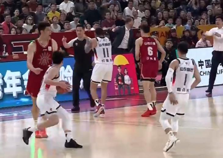 张宁替补贡献17分，高诗岩仅1分，山西男篮击退山东终结自身两连败！北京时间202