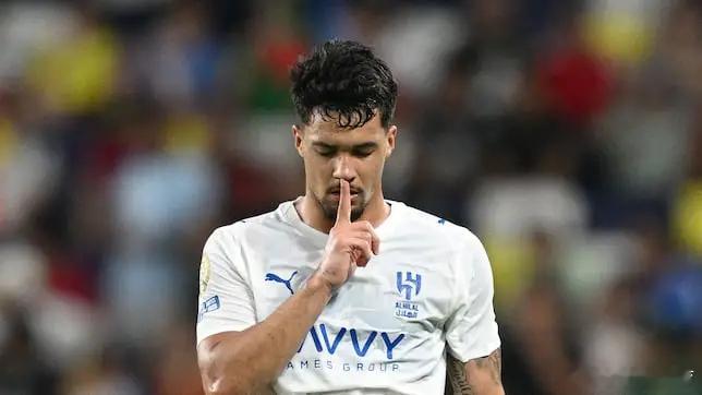 因C罗反对本泽马加盟新月，导致莱昂纳多租借马竞的交易告吹阿斯报记者团队的最新报道